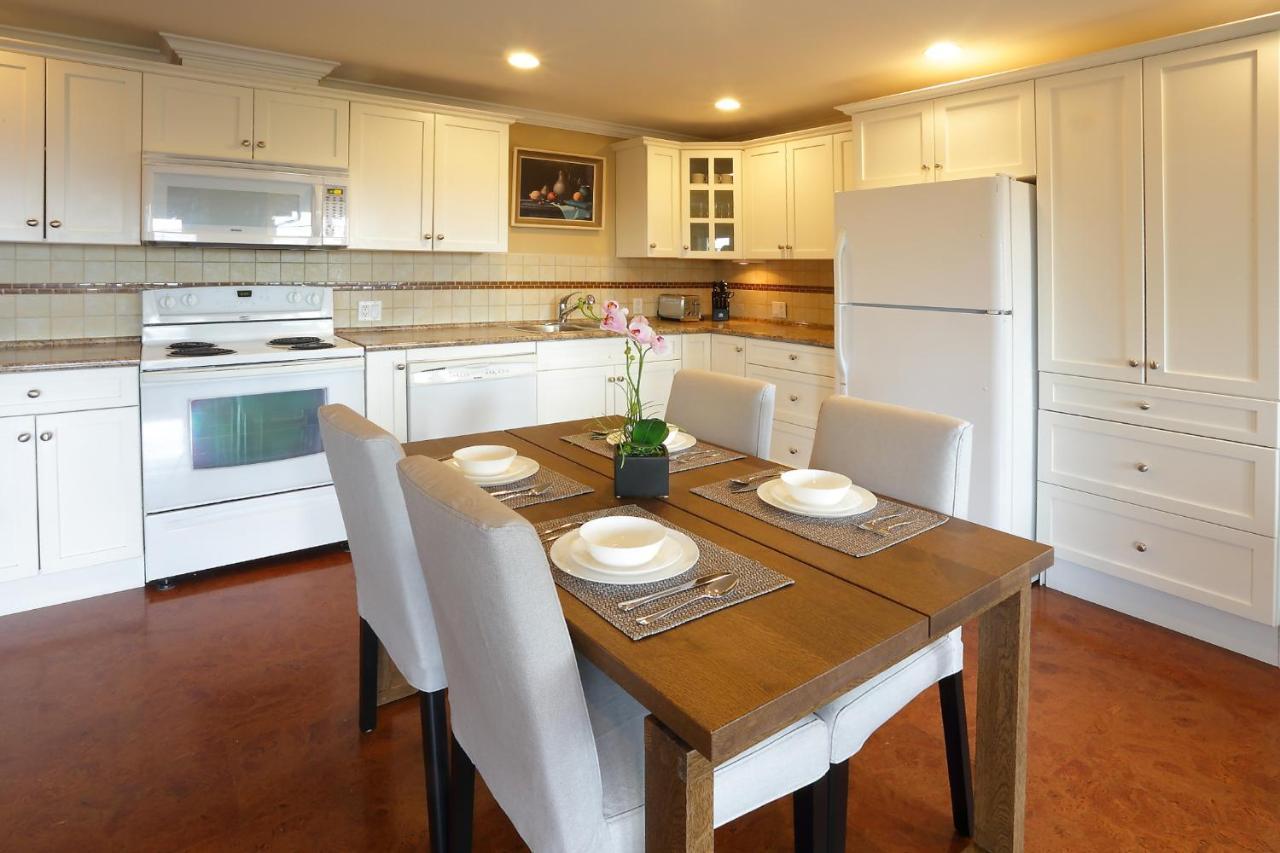 Lovely J Home -Stunning River View Cozy Two Bedroom Private Suite New Westminster Exteriör bild