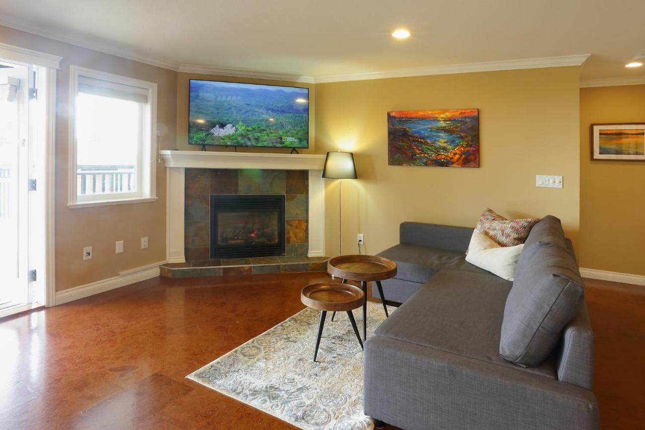 Lovely J Home -Stunning River View Cozy Two Bedroom Private Suite New Westminster Exteriör bild