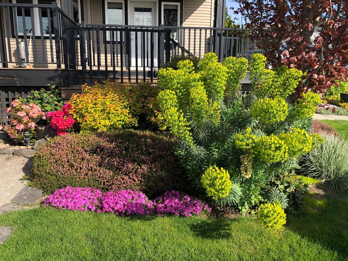 Lovely J Home -Stunning River View Cozy Two Bedroom Private Suite New Westminster Exteriör bild