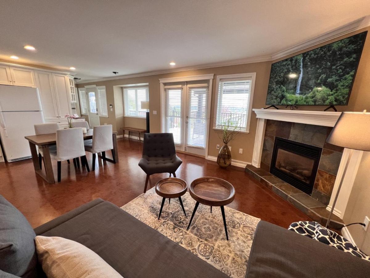 Lovely J Home -Stunning River View Cozy Two Bedroom Private Suite New Westminster Exteriör bild